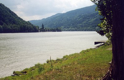 Donauufer bei der Grenze